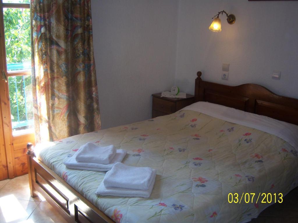 Smile Stella Studios Skopelos Town Room photo