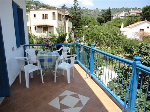 Smile Stella Studios Skopelos Town Exterior photo