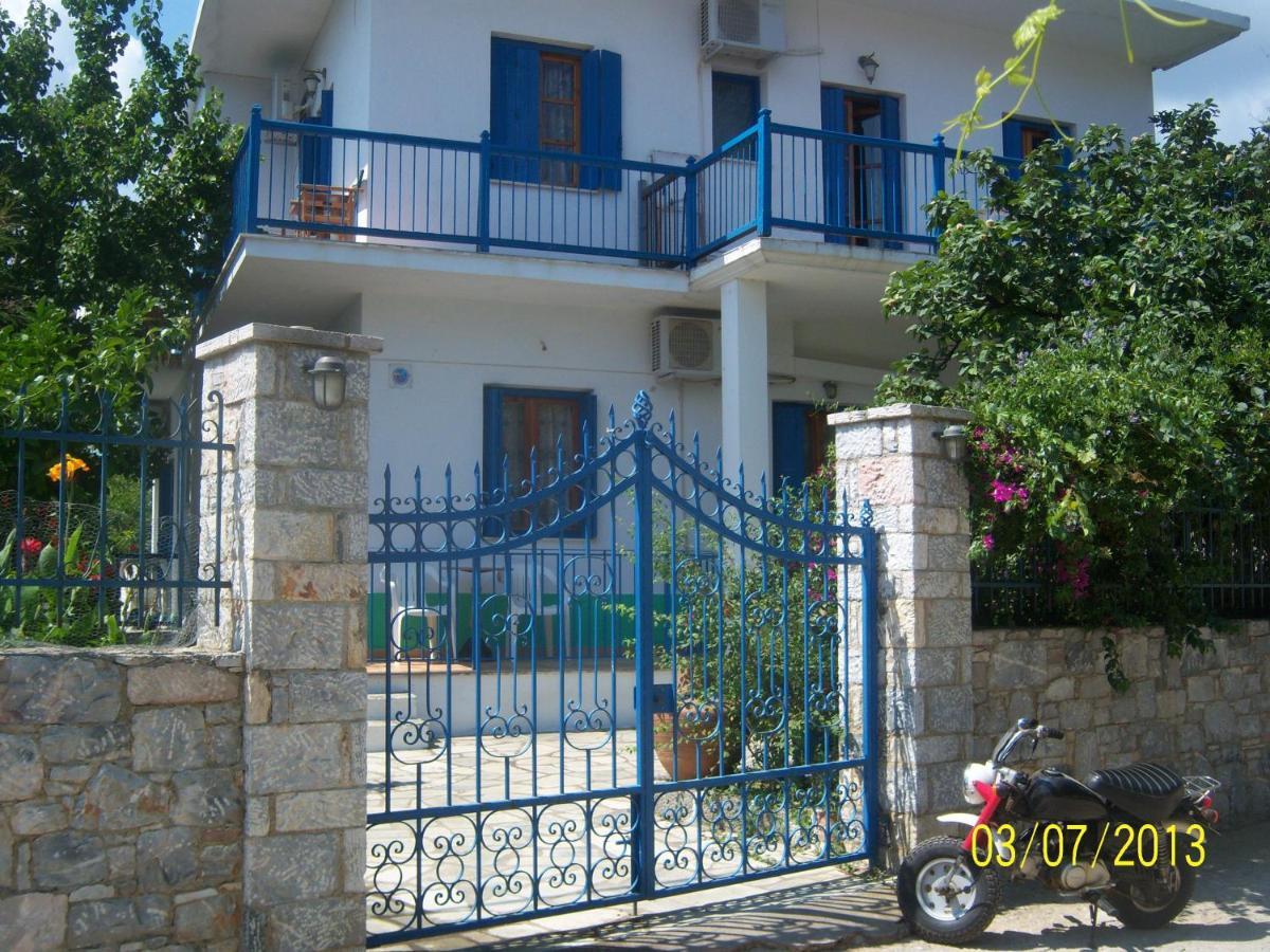 Smile Stella Studios Skopelos Town Room photo